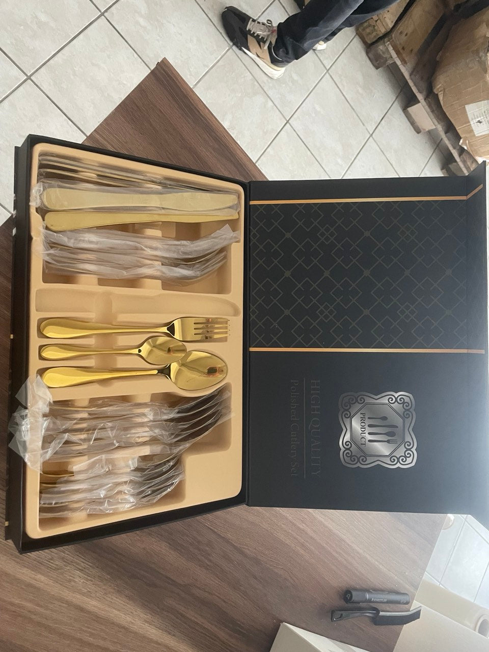 Escajg Set za 6 Osoba (24 Dijela)